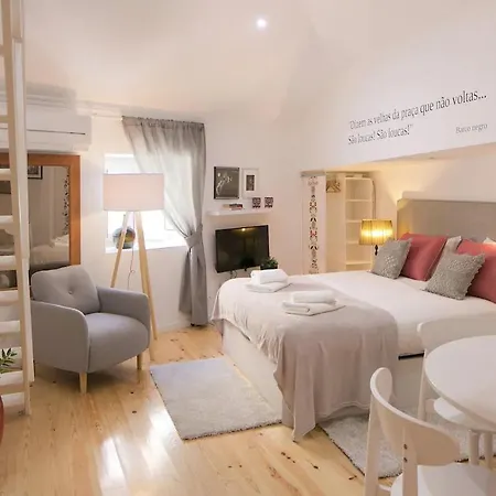 Central Mezzanine Studio By Timelystay