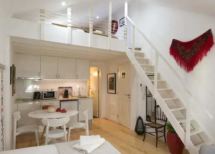 Central Mezzanine Studio شقة Lisboa